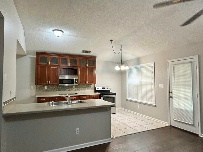 Building Photo - 1117 Dove Hollow Cir W