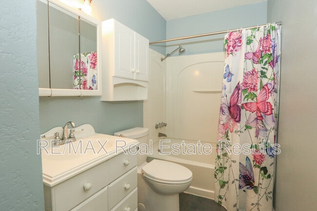 Building Photo - 1314 W Margaret Pl