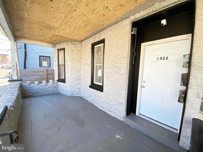 Building Photo - 1426 W Rockland St