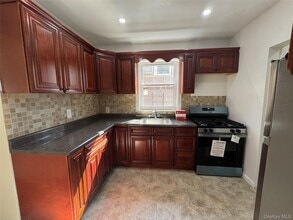 Building Photo - 1054 Lydig Ave