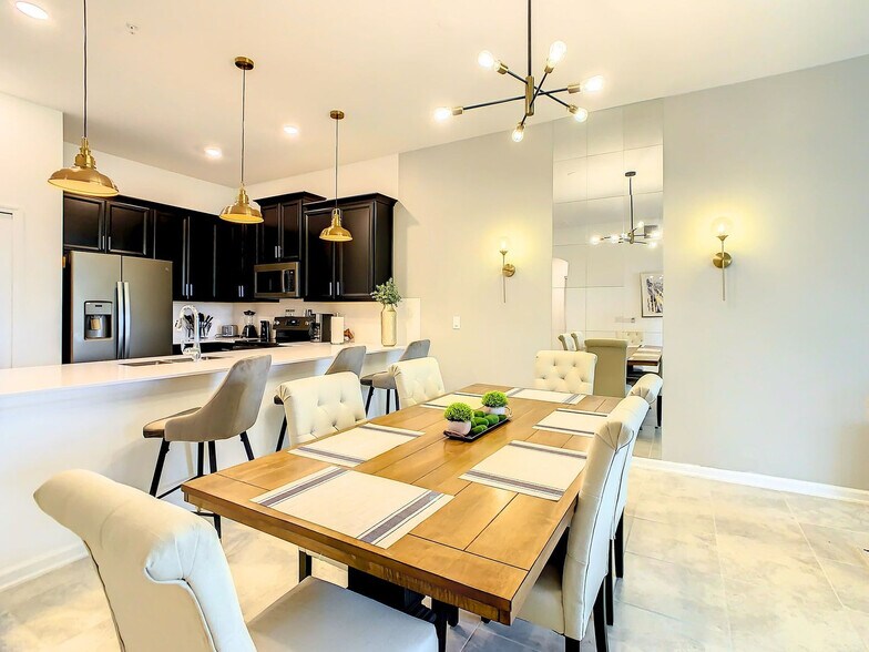 Building Photo - 9331 Sommerset Hills Dr