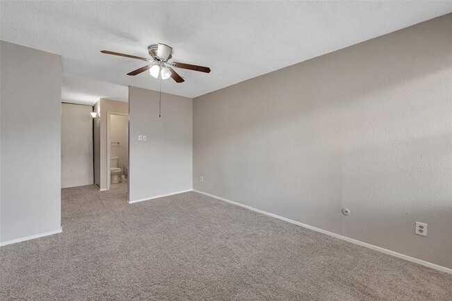 Building Photo - 6345 Cattails Ln