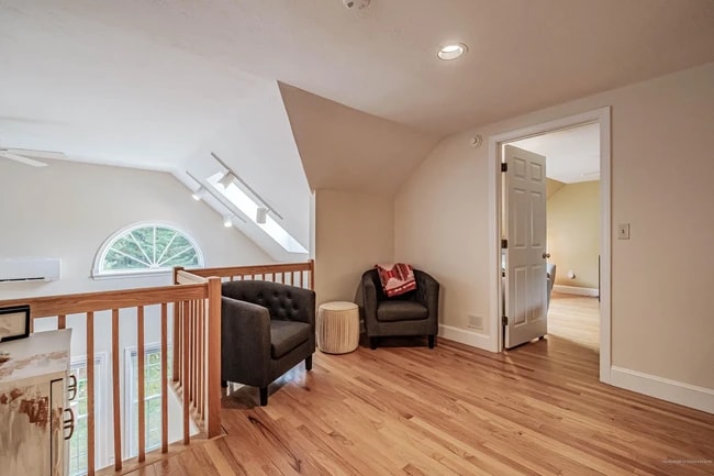 2nd floor sitting/loft area - 9 Lupine Ct