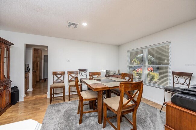 Building Photo - 22481 Southshore Dr