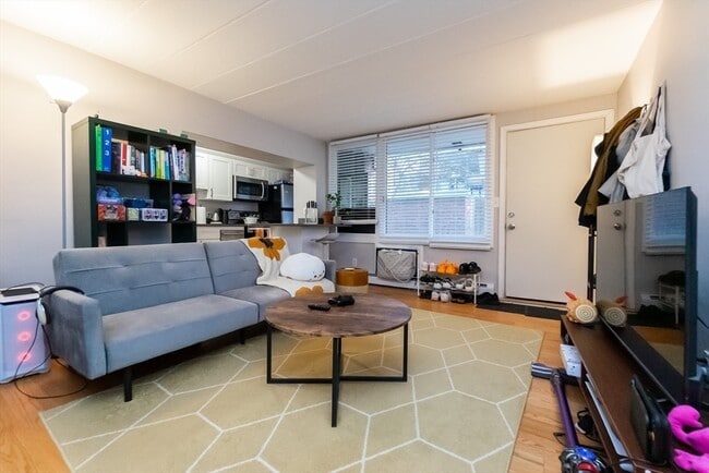 Building Photo - 345 Harvard St