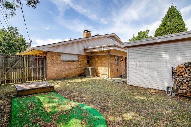 Building Photo - 13305 Southview Ln