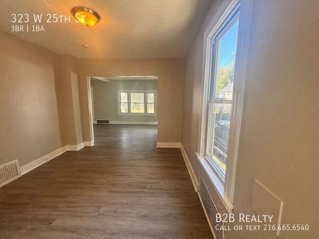 Building Photo - 323 W 25th St