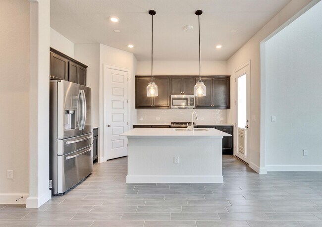 Building Photo - 4702 Sea Salt Dr