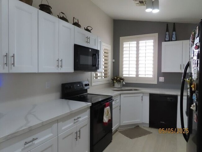 Building Photo - 2 Bedroom 2 Bath in Coyote Lakes