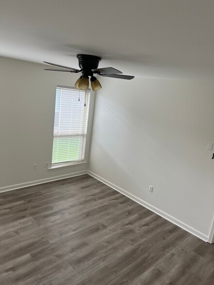 Master Bedroom - 9417 Lockhart Rd