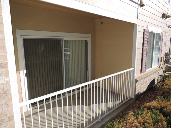 Building Photo - Englewood 2 Bedroom, 2 Bath Condo (Availab...