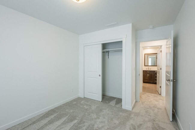 Building Photo - Brand New 3 bed 2.5 bath with flex room No...
