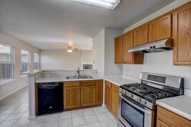 Building Photo - 1238 Acanthus St