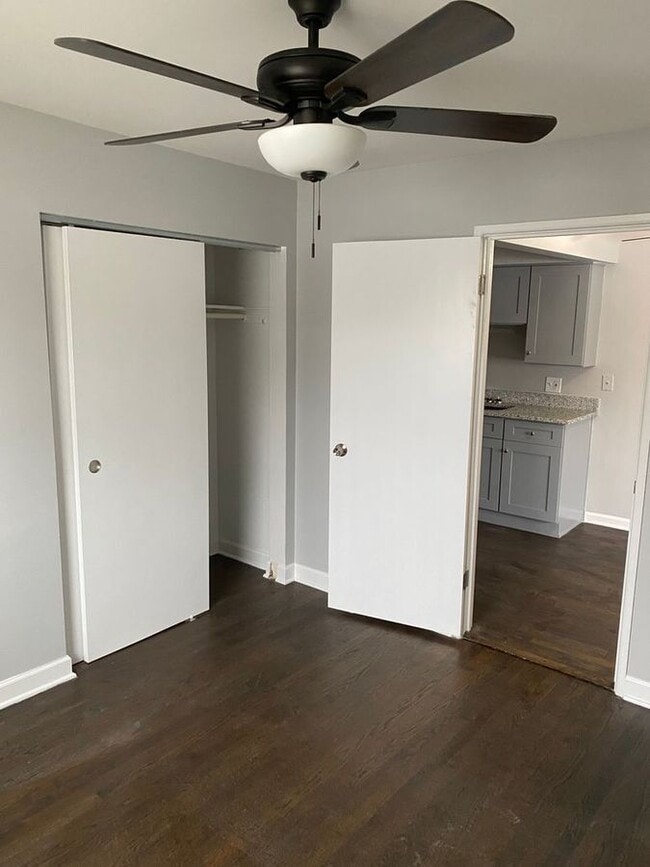 Building Photo - 8706 S Troy Ave