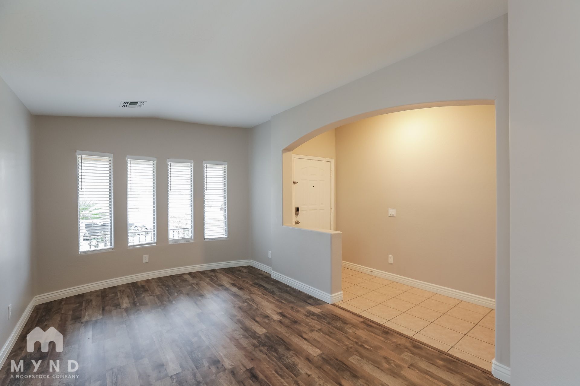 Building Photo - 5527 W Southgate Ave