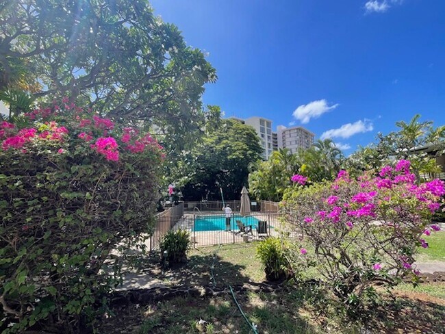 Building Photo - Furnished Upgraded Makiki Studio - ALL Utilities Included!!