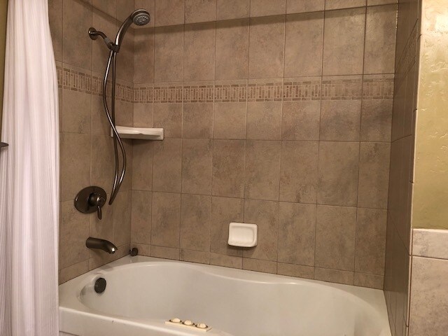 Building Photo - 645 Forest Ave