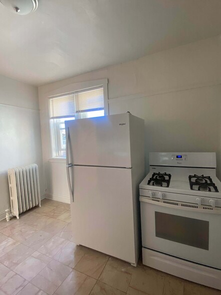 Building Photo - 6332 N Magnolia Ave