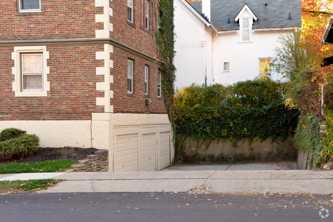 Building Photo - 331 Bryant Ave