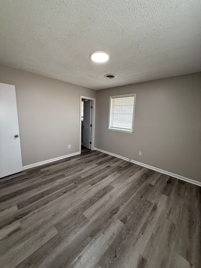 Building Photo - 451 S Thomas St