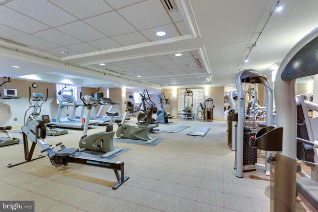 Building Photo - 616 E St NW