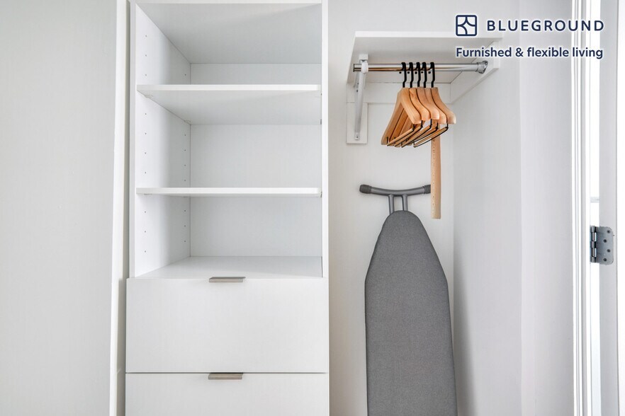 Building Photo - 120 Kingston St