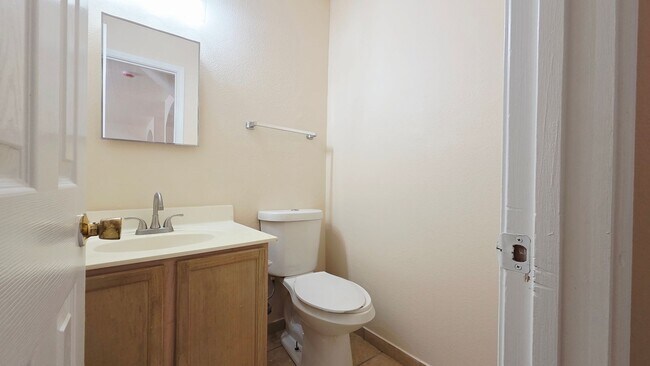 Building Photo - 5 Bedroom Beauty!  Far NorthWest SA off Potranco and Loop 1604