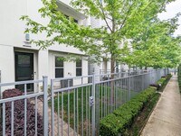 Building Photo - 3117 Leeland St