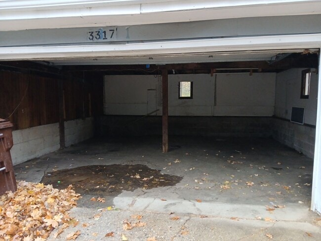 Building Photo - 3317 Elm St