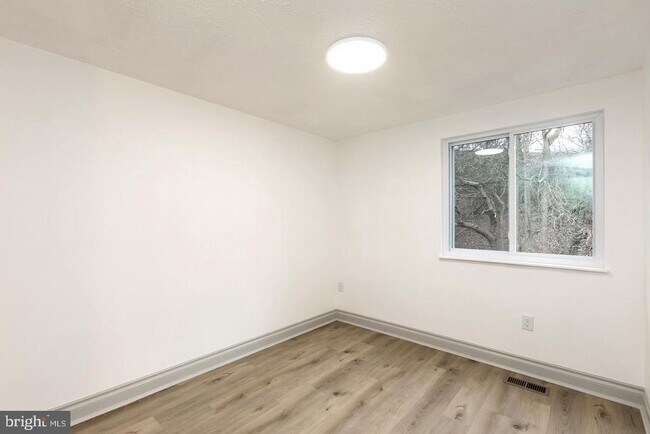 Building Photo - 17409 Founders Mill Dr