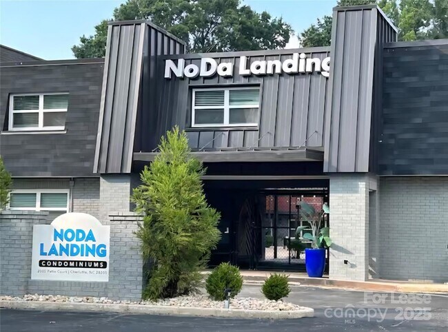 Building Photo - 2000 Patio Ct