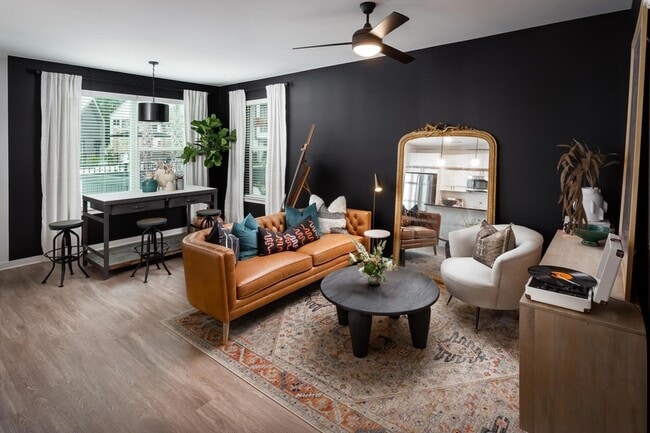 Building Photo - 2403 Mall Dr