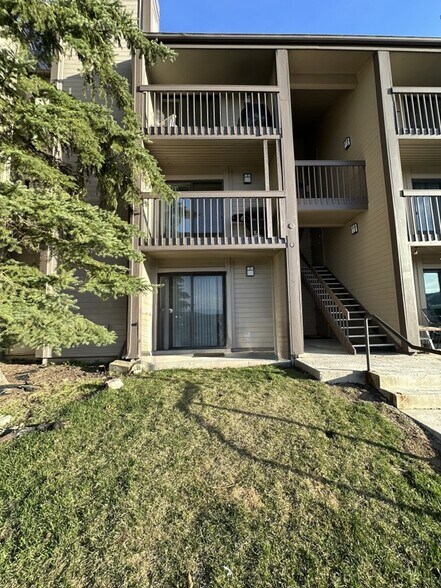 Building Photo - 1660 Upper Iron Horse Loop Rd