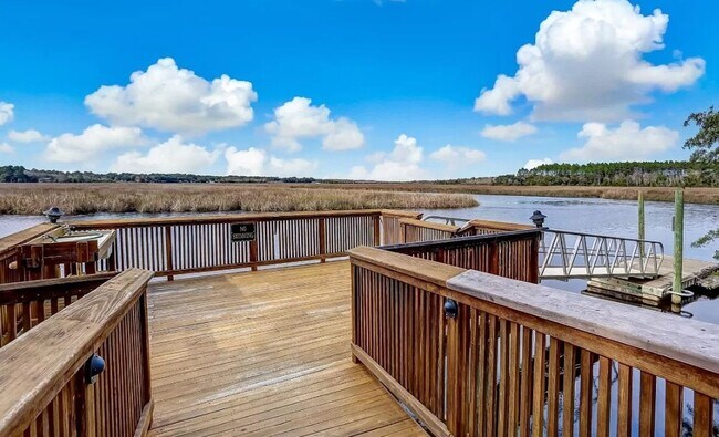 Building Photo - North Hampton! Amenities Galore! 4 Bed, 3 Bath!