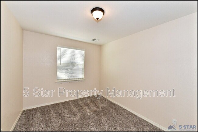 Building Photo - 2840 Tierra De Moyo Pl