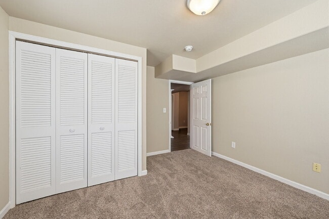 Building Photo - $2,620.95 with $300 off the first month's rent, 5 Beds - 3.5 Bath, Single Family Home in Colorado...