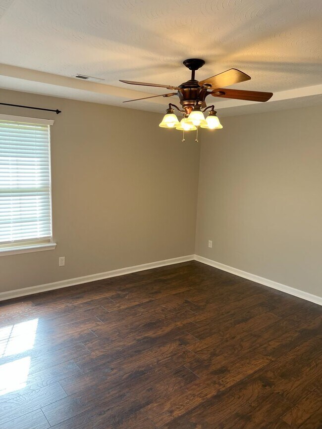 Building Photo - 3-Bedroom Home in Desirable Fields of Lancassange, Jeffersonville