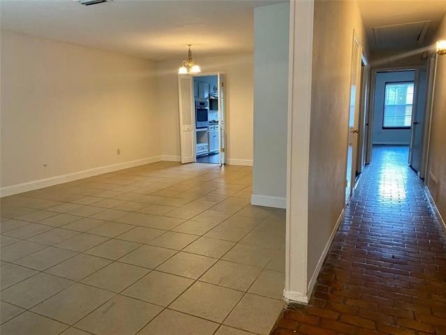 Building Photo - 7621 Dentcrest Dr