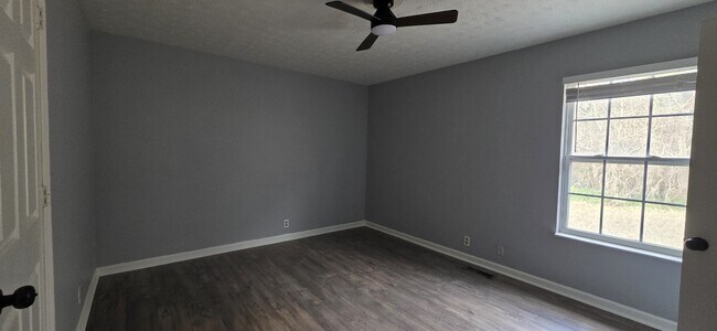 Building Photo - 2323 Ilolo St