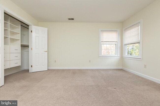 Building Photo - 14209 Floral Park Dr