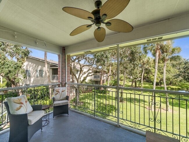 Building Photo - 101 Park Shores Cir