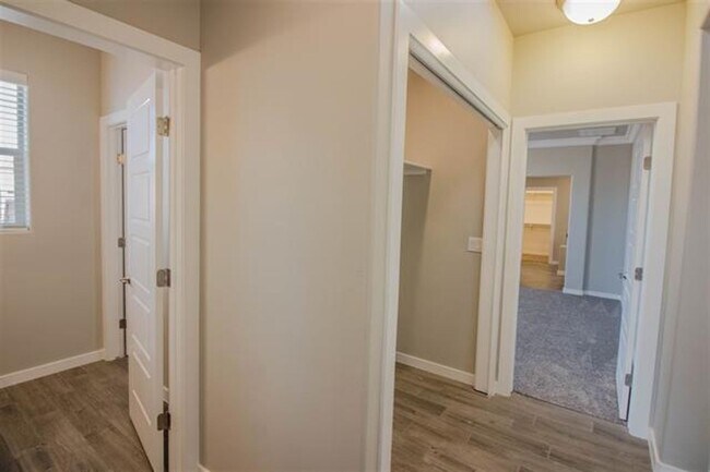 Building Photo - Spectacular 3 bed 2 bath home