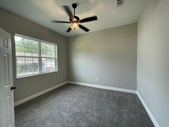 Building Photo - Modern 3BR + Office in Northwoods | Built 2022