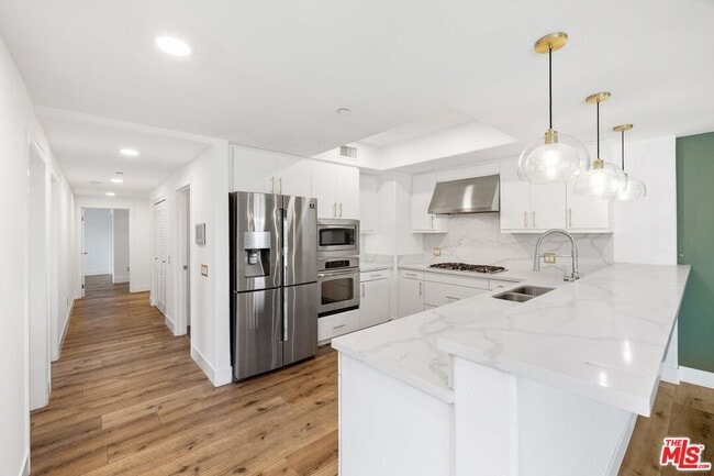 Building Photo - 311 S Gramercy Pl