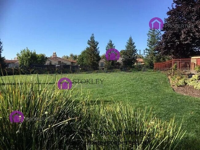 Building Photo - 2103 Maidenhair Way