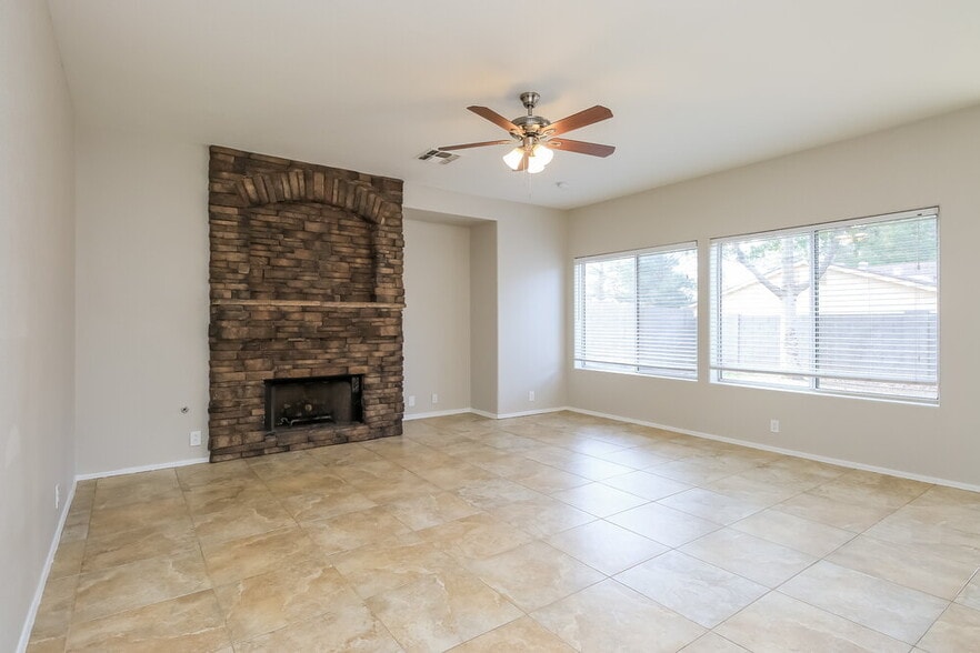 Building Photo - 20 N Nielson Ln