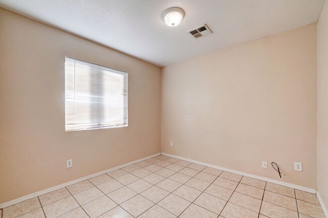 Building Photo - 108 Adams St