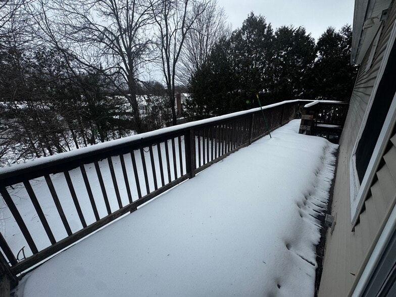 Building Photo - 150 Ethan Allen Pky