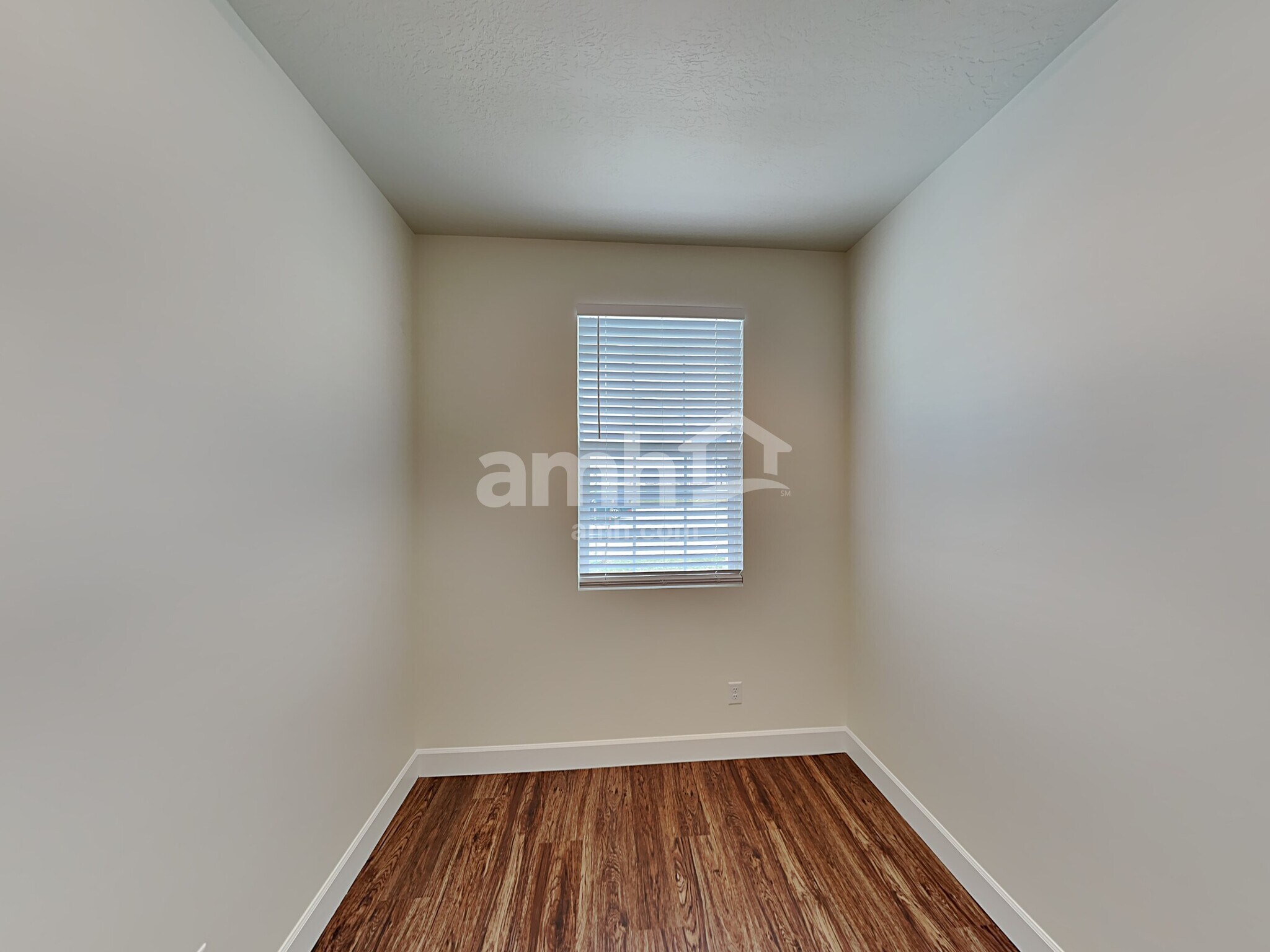 Building Photo - 3264 Fields Ave