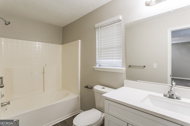 Building Photo - 382 Pleasant Way